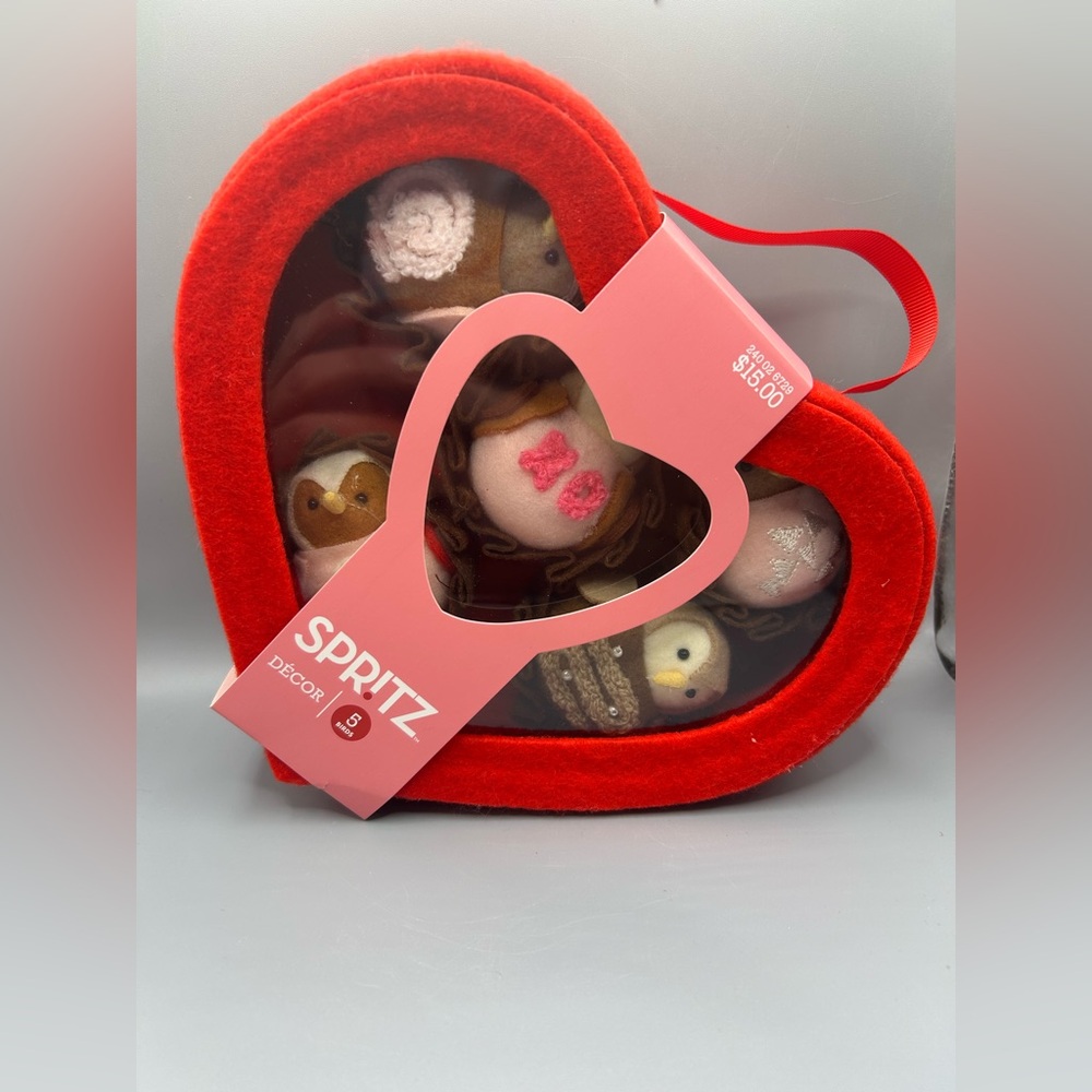 Target Spritz Valentine’s 2025 Featherly Friends Chocolate Box of Mini Birds NEW